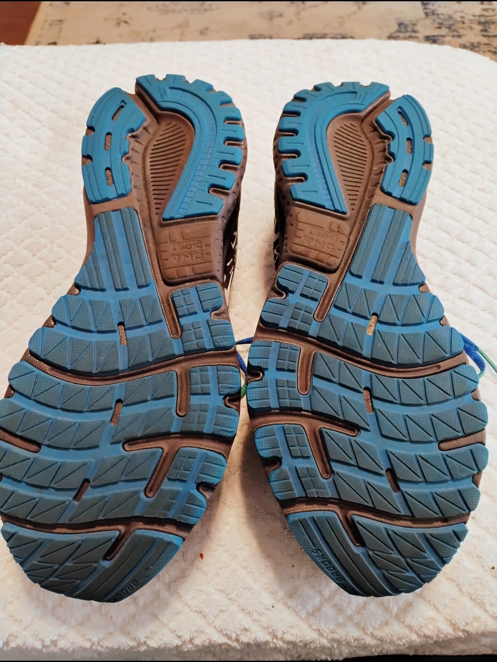 Brooks Adrenaline GTS 20 Run Happy Shoes Mens Size 11 - Picture 13 of 16
